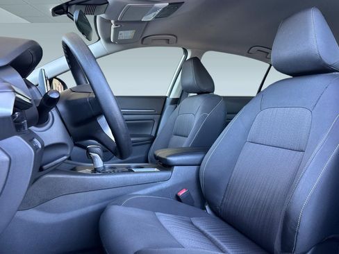 Used 2025 Nissan Altima 2.5 SV FWD image 5