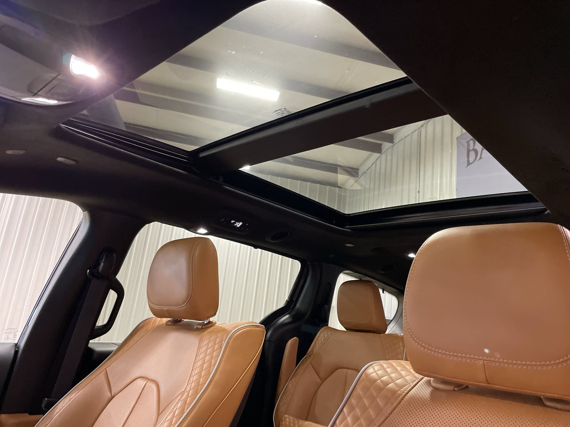 Used 2022 Chrysler Pacifica Pinnacle FWD image 24