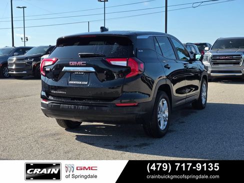 Used 2024 GMC Terrain SLE FWD image 8