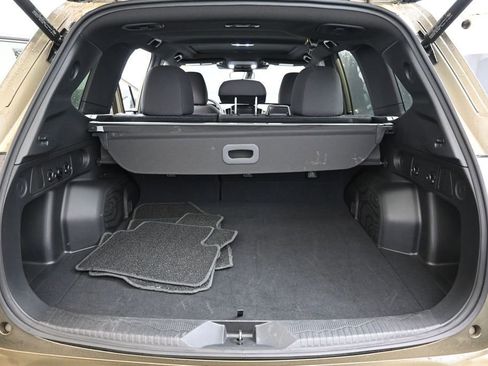 Used 2025 Subaru Forester Premium AWD/4WD image 17