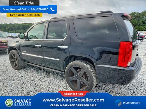 Used 2012 Cadillac Escalade Luxury RWD image 3
