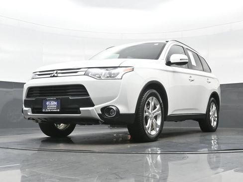 Used 2015 Mitsubishi Outlander SE AWD/4WD image 29