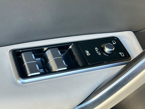 Used 2025 Jaguar F-PACE R-Dynamic S image 11