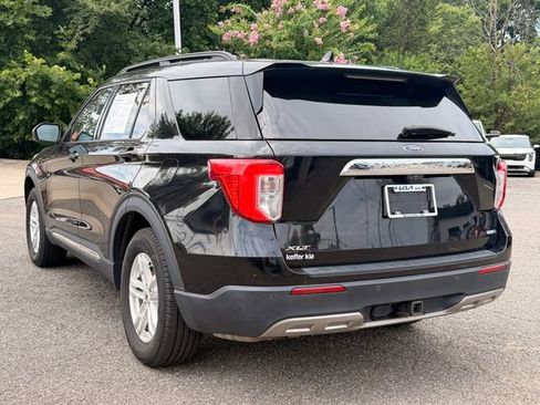 Used 2020 Ford Explorer XLT w/ Equipment Group 202A AWD/4WD image 3