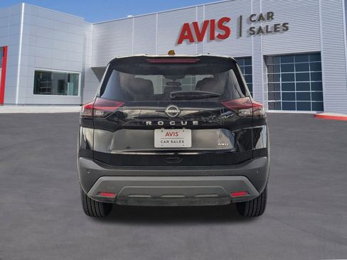 Used 2023 Nissan Rogue S image 5