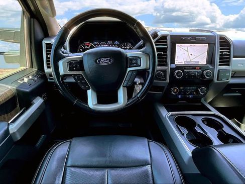 Used 2021 Ford F250 Lariat w/ Lariat Value Package AWD/4WD image 11