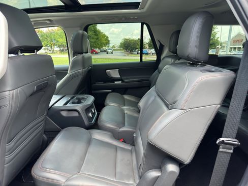 Used 2025 Ford Expedition Active AWD/4WD image 17