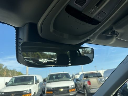 Certified 2025 Volvo XC90 B6 Plus image 25