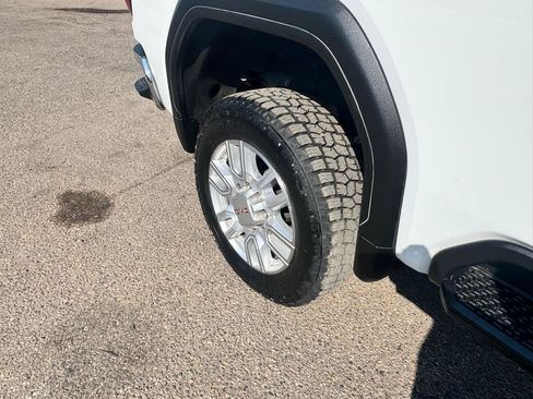 Used 2021 GMC Sierra 3500 SLT w/ SLT Convenience Package AWD/4WD image 10