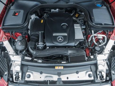 Used 2019 Mercedes-Benz GLC 300 w/ Parking Assistance Package image 18