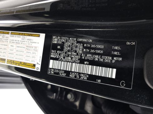 Used 2024 Lexus GX 550 w/ Cold Area Package AWD/4WD image 37