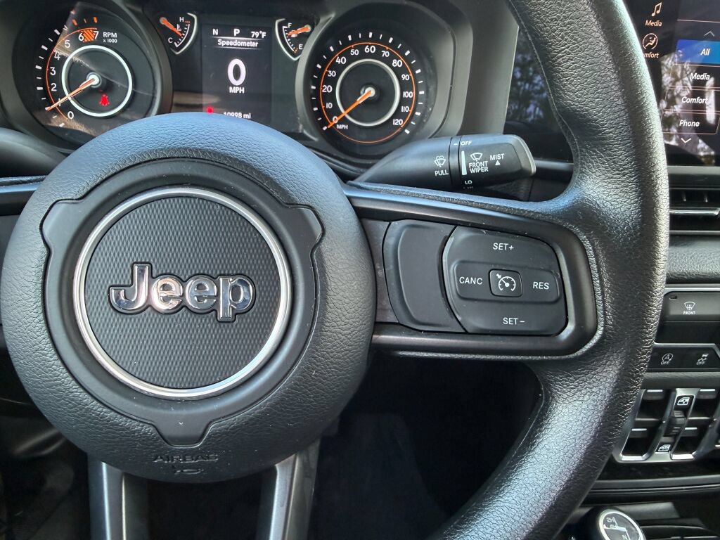 Used 2025 Jeep Wrangler Unlimited Sport AWD/4WD image 16