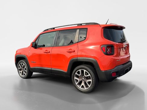 Used 2016 Jeep Renegade Latitude w/ Advanced Technology Group image 4