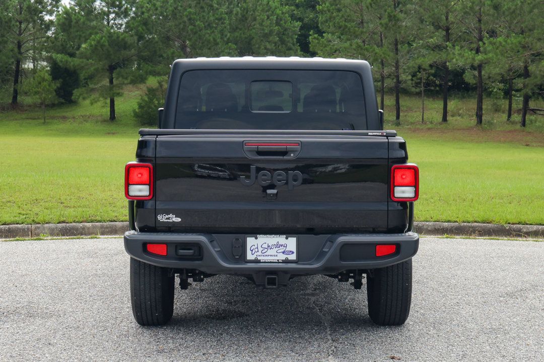 Used 2023 Jeep Gladiator Sport AWD/4WD image 5