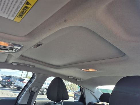 Used 2025 Hyundai Elantra SEL image 12