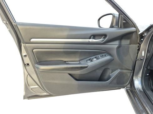 Used 2022 Nissan Altima 2.5 SV FWD image 26