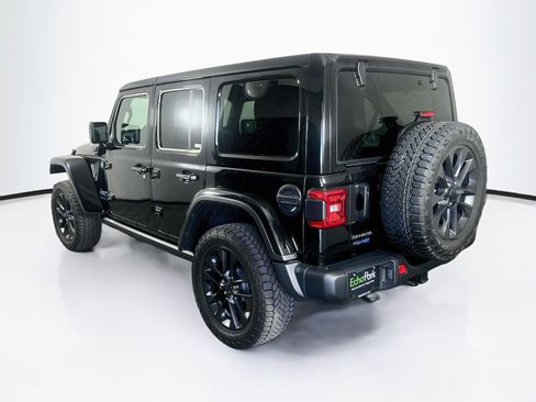 Used 2025 Jeep Wrangler Unlimited Sahara AWD/4WD image 5