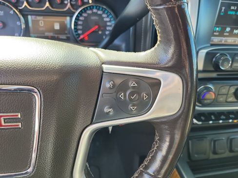Used 2018 GMC Sierra 1500 SLT AWD/4WD image 18
