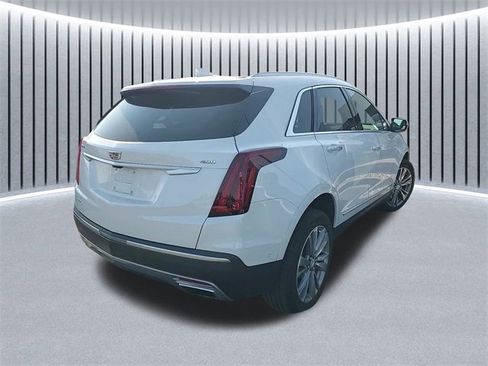 Used 2024 Cadillac XT5 Premium Luxury w/ Technology Package image 5