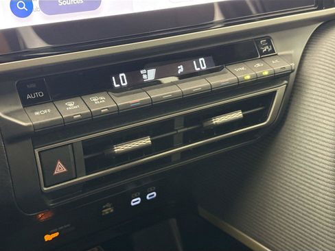 Certified 2025 Toyota Camry SE w/ Multimedia Upgrade Package FWD image 25