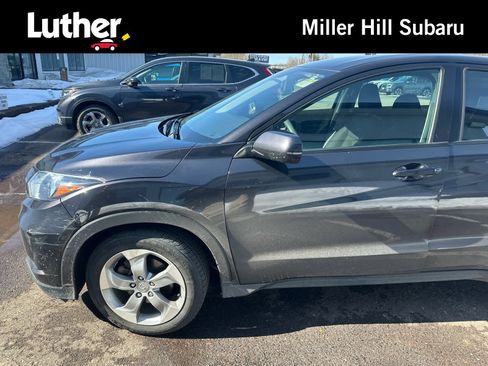Used 2018 Honda HR-V LX image 1