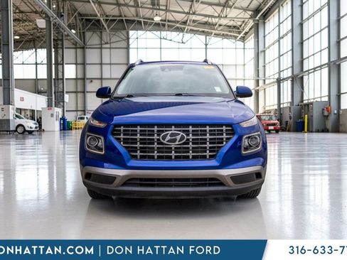 Used 2020 Hyundai Venue SEL image 21