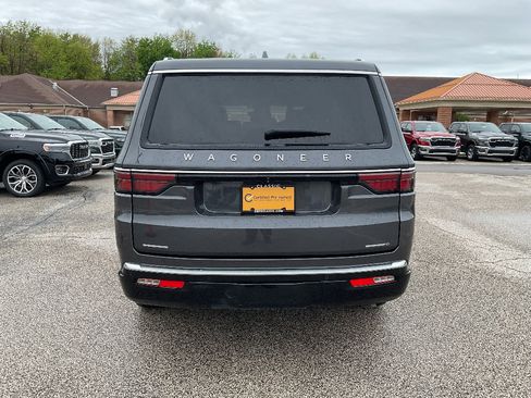 Used 2022 Jeep Wagoneer Series II AWD/4WD image 6