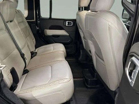 Used 2021 Jeep Wrangler Unlimited Sahara image 14