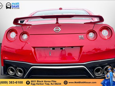 Used 2017 Nissan GT-R Premium w/ Premium Interior Package AWD/4WD image 3