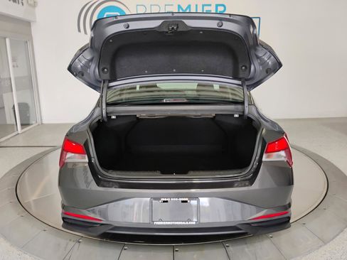 Used 2021 Hyundai Elantra SE FWD image 60
