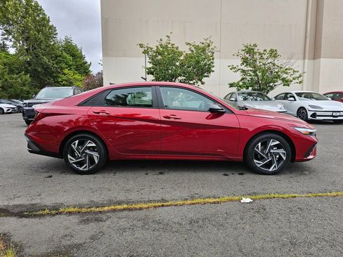 New 2025 Hyundai Elantra Sport image 8