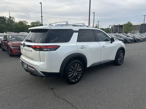 Certified 2023 Nissan Pathfinder SL w/ SL Premium Package image 5