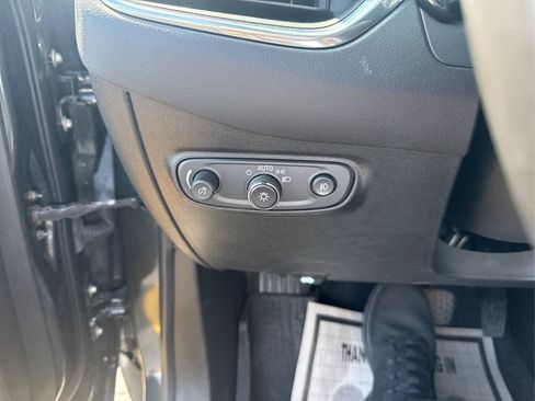 Used 2020 Chevrolet Equinox LT w/ Driver Convenience Package image 15