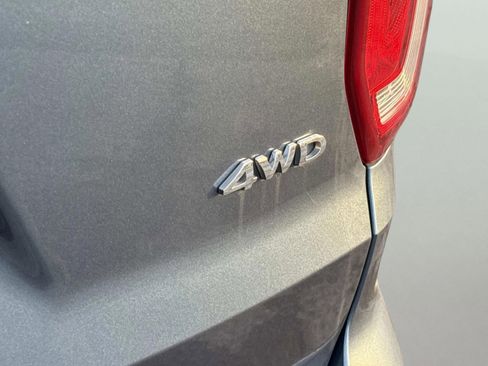 Used 2019 Ford Explorer XLT w/ Class III Trailer Tow Package image 12