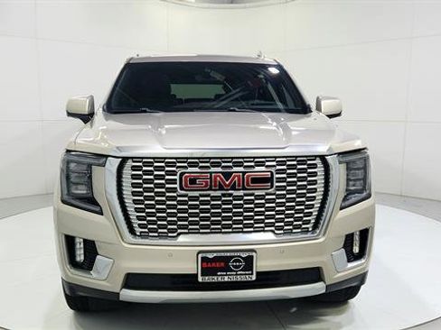 Used 2021 GMC Yukon XL Denali w/ Denali Premium Package image 2