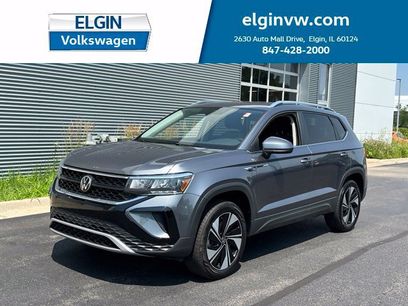 Used 2023 Volkswagen Taos SE w/ Panoramic Sunroof Package