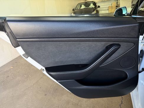 Used 2023 Tesla Model 3 Standard Range image 12