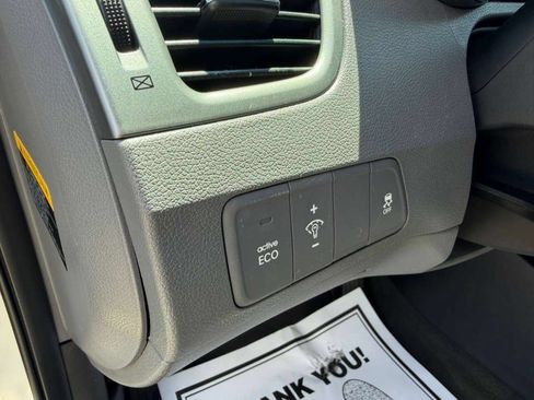 Used 2013 Hyundai Elantra GLS FWD image 12