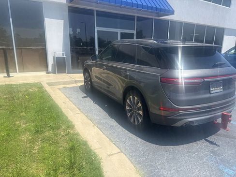 Used 2022 Lincoln Corsair Reserve w/ Equipment Group 201A AWD/4WD image 2