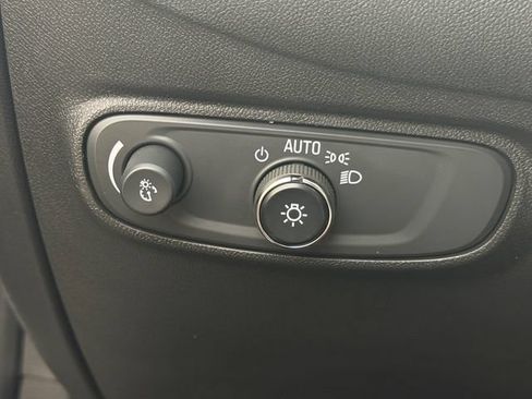 Used 2022 Chevrolet Equinox RS FWD image 22