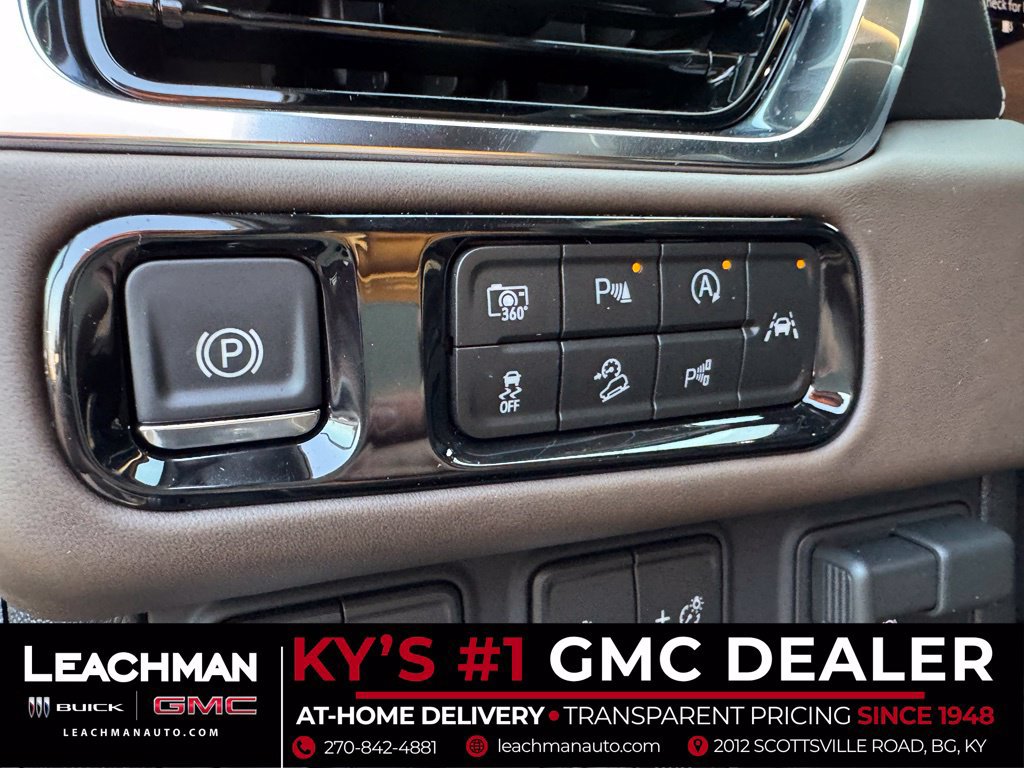 New 2026 GMC Yukon Denali Ultimate w/ LPO, Floor Liner Package AWD/4WD image 14
