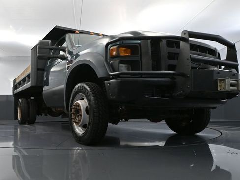 Used 2010 Ford F550 4x4 Regular Cab Super Duty image 36