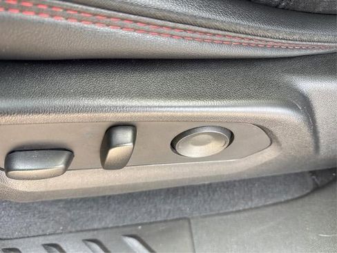 Certified 2023 GMC Canyon AT4X image 17