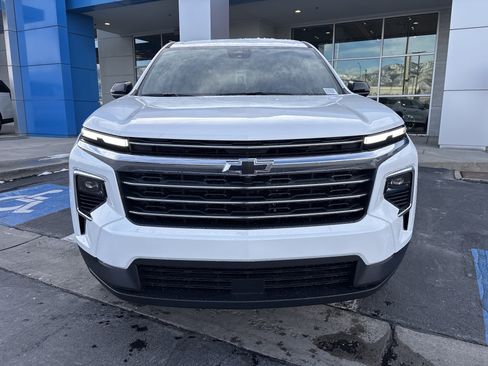 New 2026 Chevrolet Traverse LT w/ LPO, Floor Liner Package image 8