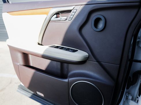 Used 2018 Lexus RX 450h AWD image 23