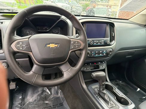 Used 2015 Chevrolet Colorado Z71 AWD/4WD image 16