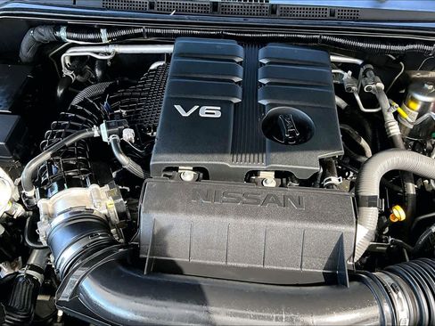 Certified 2020 Nissan Frontier SV image 32