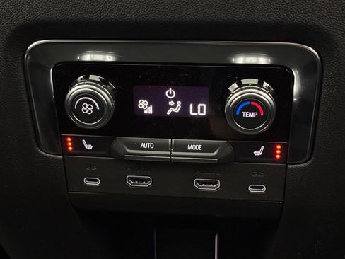 New 2026 GMC Yukon XL Denali w/ Denali Reserve Package AWD/4WD image 9