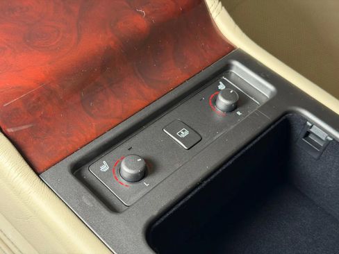 Used 2010 Lexus LS 460 RWD image 24