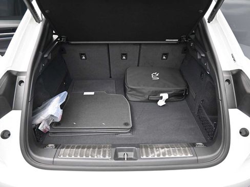 Certified 2025 Porsche Macan Electric RWD image 19